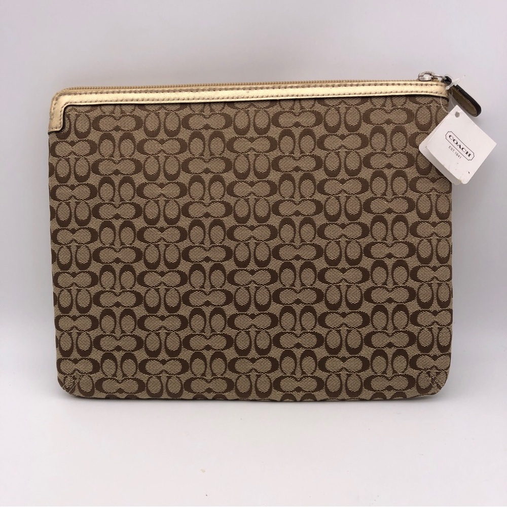 Coach Signature Tablet Ipad Sleeve Bag F61035/￼SV /Khaki￼￼/Metallic￼